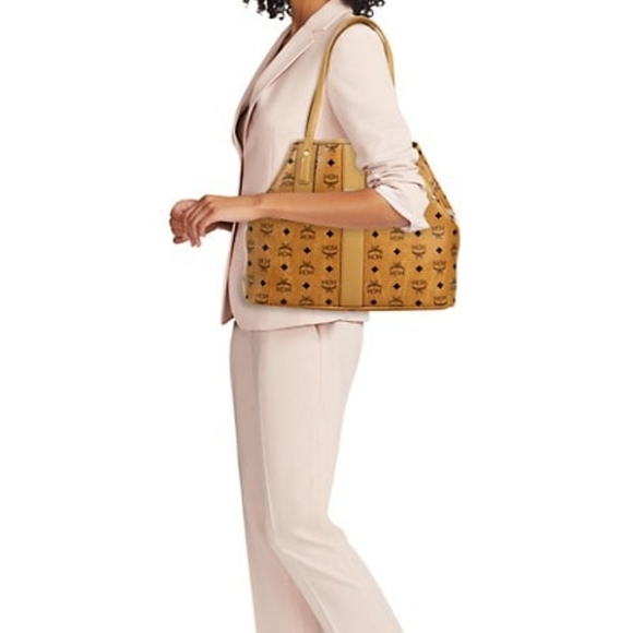 MCM Medium Liz Reversible Visetos Shopper - Picture 10 of 12